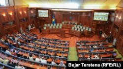 Poslanici su pokušali preko 50 puta da konstituišu Skupštinu, ali bez uspeha.