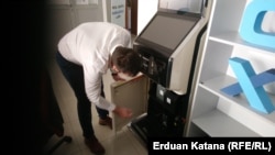 Prva kripto mjenjačnica u Bosni i Hercegovini je BCX (Balkan Crypto Exchange) sa sjedištem u Banjaluci. Radi se o prvoj platformi u BiH za kupovinu, prodaju, razmjenu, trgovanje, pohranu i upravljanje digitalnom imovinom odnosno kripto valutama.