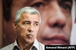 Oliver Ivanović je u razgovoru za BIRN oktobra 2017. Radoičića opisao kao ključnu ličnost i pravog nosioca vlasti na severu Kosova