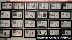 Artefakti u kancelariji organizacije Glas roditelja, u Južnoj Mitrovici.