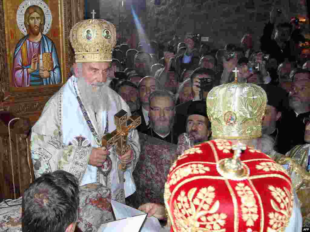 Patrijarh Irinej prilikom dolaska na ustoličenje - AFP/ DRAGAN S. TANASIJVIC