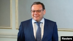 Це сталося приблизно через 10 місяців після обшуку будинку Михайла Фрідмана в Лондоні