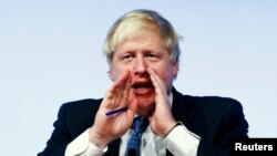 Izvrijeđao žene koje nose burku, rekavši da izgledaju kao "poštanski sandučić": Boris Johnson