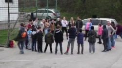 Spojio ih engleski Spojio ih engleski