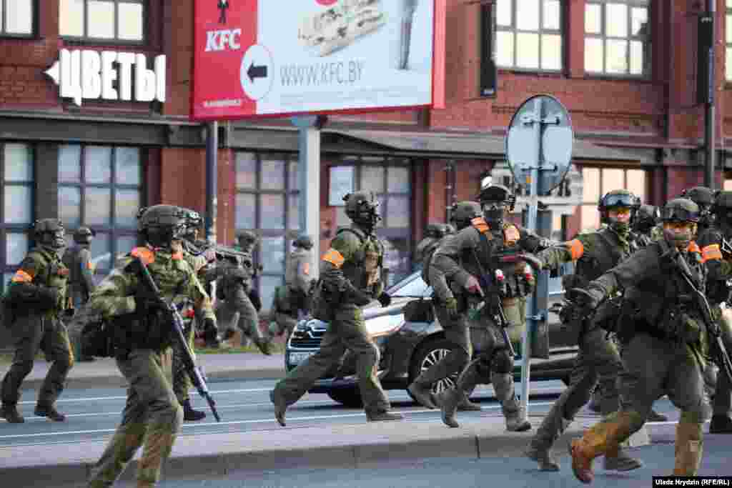 Snage bezbednosti kreću u akciju u Minsku, 10. avgusta.