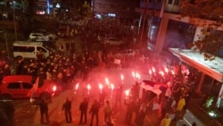 Susret učesnika protesta "Jedan od pet miliona" i pristalica Dveri ispred RTS-a