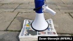 Detalj sa protesta zbog pritisaka na medije u Srbiji, Beograd, mart 2021. godine
