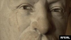 Грузія - Cтатуя Йосипа Сталіна в його рідному місті Горі