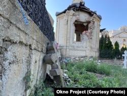 Пострадавшая от обстрелов часовня над могилой схиархимандрита Зосимы