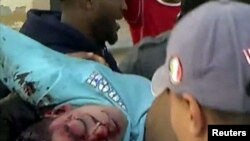 Фрагмент видеотрансляции антиправительственных выступлений в Бенгази, Ливия. 18 февраля 2011 г