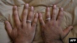 U Polaznim osnovama se navodi da partneri istopolne zajednice imaju jednaka procesna prava i status u svim sudskim i upravnim postupcima kao i bračni drugovi