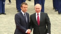 Susret Macrona i Putina u Versaju Susret Macrona i Putina u Versaju