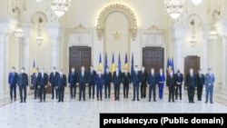 Guvernul Cîțu (PNL - USR-PLUS - UDMR) a fost învestit în 23 decembrie 2020. Miniștrii USR PLUS au demisionat în 7 septembrie 2021.