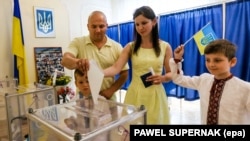 Ukrajinci koji žive u Poljskoj glasaju na ukrajinskim predsedničkim izborima 2014. Ukrajina je poslednji put održala predsedničke izbore 2019.