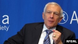 Penzionisani general Vesli Klark, bivši glavnokomandujući evropskih snaga NATO-a u vreme intervencije u Saveznoj Republici Jugoslaviji okončane pre dvadeset dve godine - 10. juna 1999.