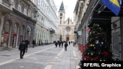 Glavna pješačka zona - Ferhadija okićena je za Novu godinu