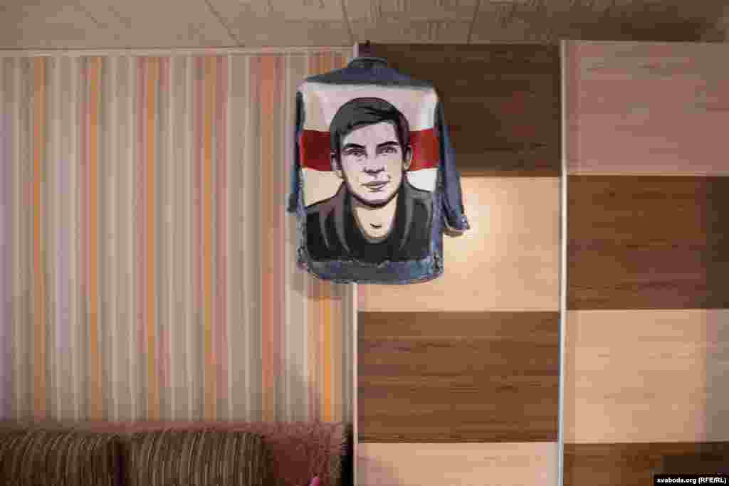 Portret Ihara na jakni koju je Darja nosila cijelo ljeto.