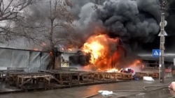 Пожежу біля станції метро «Лісова» у Києві загасили – ДСНС (відео) Пожежу біля станції метро «Лісова» у Києві загасили – ДСНС (відео)