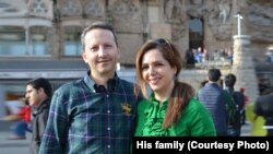 Ахмадреза Джалали, иранский врач, эксперт по медицине катастроф и житель Швеции со своей женой Видой Мераннией 