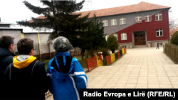 Jedna od osnovnih škola u Prištini