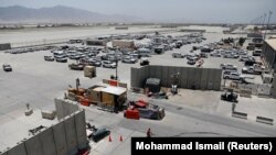 Vojska SAD ostavila je iza sebe u Bagramu mnošto vozila. Malo njih, međutim, ima i ključeve. 