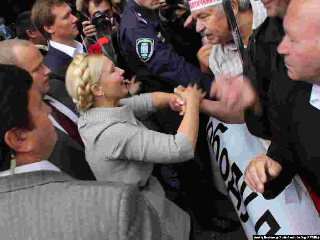 Юлія Тимошенко прибула до Печерського районного суду Києва.