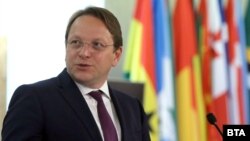 Značajan napredak Srbije, podrška Crnoj Gori: Oliver Varhelyi