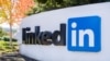 Чиновники стверджують, що надіслали адміністрації LinkedIn повідомлення з вимогою усунути порушення, але соціальна мережа цього не зробила