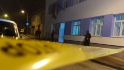 Maloljetni napadač na policajce u Bosanskoj Krupi nije poznat policiji, čin okarakteriziran kao terorizam Maloljetni napadač na policajce u Bosanskoj Krupi nije poznat policiji, čin okarakteriziran kao terorizam