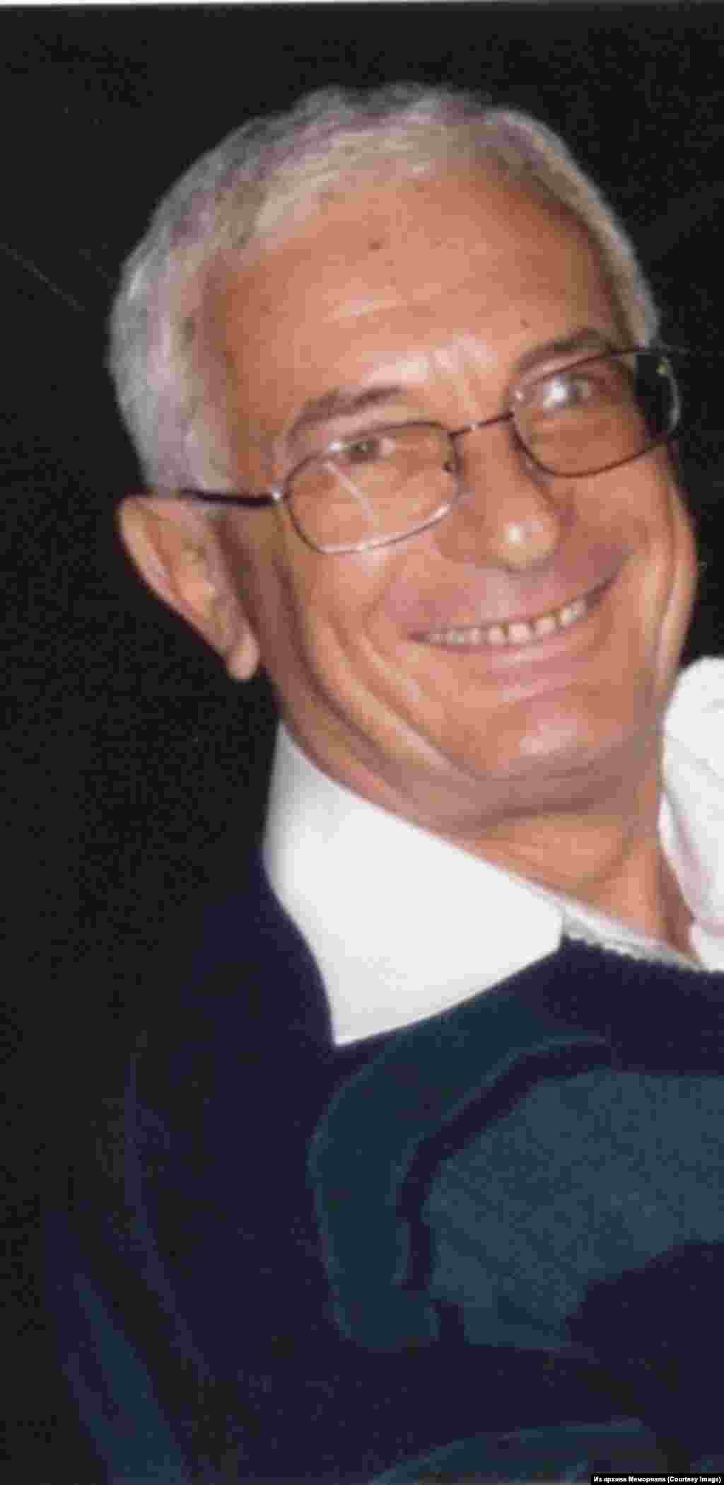 Валерий Смолкин (род.1940) - участник ленинградского подпольного кружка "Колокол", политзаключенный с 1965 по 1968. После освобождения жил в Литве.