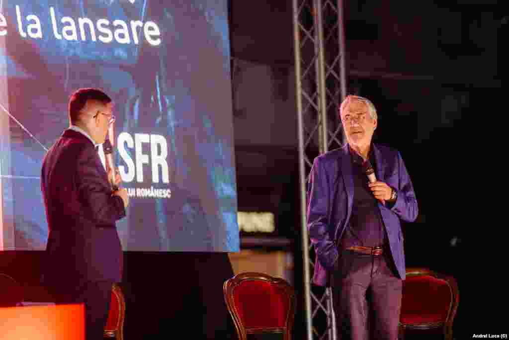 Marcel Iureș (dreapta) este invitatul special al ediției cu numărul 13 și va fi sărbătorit în secțiunea „Retrospectiva Marcel Iureș”. Cinci dintre filmele în care acesta a jucat vor rula pe marele ecran, în cadrul festivalului. La gala de deschidere, actorul a primit trofeul SFR. 