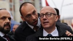 Milan Radojević (levo), Igor Simić i Goran Rakić, šef Srpske liste (desno). Novembar 2022.