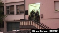 Specijalne policijske jedinice na biračkom mjestu u Stocu