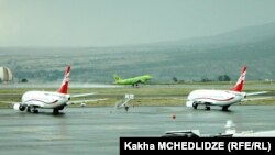 საქართველოს ორი თვითმფრინავი და რუსეთის თვითმფრინავი საქართველოს საერთაშორისო აეროპორტში, 2012 წელი. 