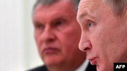 Ігор Сечін – на другому плані