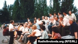 Установчі збори Київської філії УГС. Вячеслав Чорновіл зачитує Декларацію принципів УГС. (Фото Олеся Шевченка)