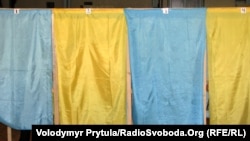 Виборча дільниця у Сімферополі, Крим, 31 жовтня