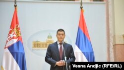 Za razliku od lažnih državnih udara o kojima se ranije govorilo, ove nedelje se dogodio pravi državni udar: Vuk Jeremić