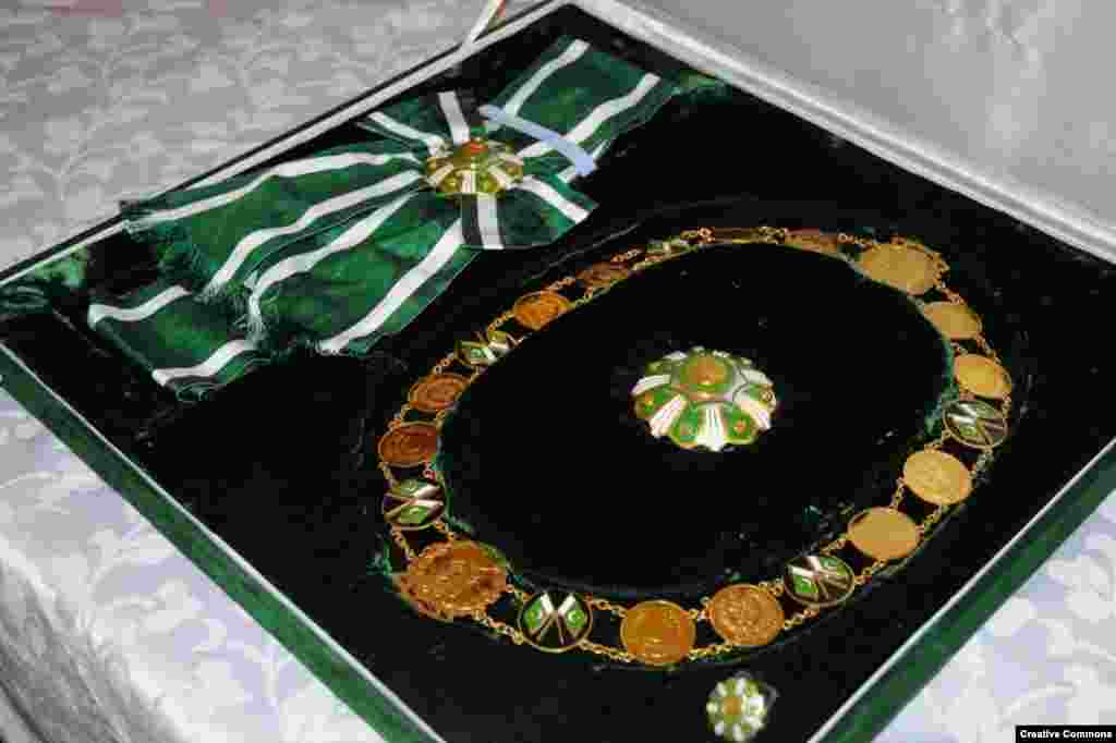 Орден Пакистану   Ця нагорода зазвичай вручається щороку 14 серпня, в День незалежності Пакистану. Нагороду вручали гравцеві в крикет Даррену Семмі з Сент-Люсії за його «неоціненний вклад в пакистанський крикет»