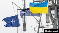 Під час перебування в Одесі кораблів з’єднання Постійної військово-морської протимінної групи НАТО № 2 (SMNCMG2). На фотографії корабель забезпечення «Контр-адмірал Ксаверій Черницький» (Польща). Одеса, 18 березня 2017 року