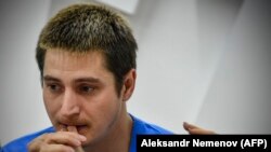 Maksim Lapunov je jedina osoba koja je javno rekla da je oteta i mučena u navodnoj akciji u Čečeniji protiv homoseksualaca. Pobegao je iz Rusije prošle godine u strahu za svoju bezbednost.