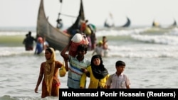 Беженцы-рохинджа на берегу Бангладеш, 5 сентября 2017 года