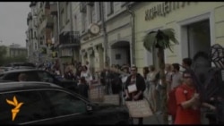 Москва: прогулка с художниками и агрессивными православными Москва: прогулка с художниками и агрессивными православными