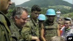 Ratko Mladić u Srebrenici 1995. godine