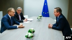 Britanski premije David Cameron, predsjednik Savjeta EU Donald Tusk i predsjednik Evropske komisije Jean Claude Juncker na pregovorima o Brexitu, februar 2016.