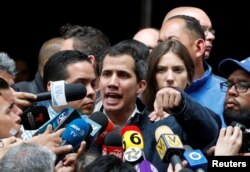 Guaido nudi amnestiju kako bi privukao vojne dužnosnike da mu se pridruže