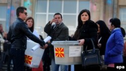 Pobednik je VMRO DPMNE sa 51 poslanikom, drugi je Socijaldemokratski savez (SDSM) sa 49, a četiri partije i koalicije Albanaca su osvojile ukupno 20 mesta