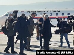Članovi Predsjedništva BiH Šefik Džaferović i Milorad Dodik dočekali predsjednika Srbije Aleksandra Vučića na Aerodromu Sarajevo, 2. mart, 2021.