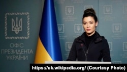 Дарія Зарівна каже, що вдалось повернути хлопчика – він разом із батьками жив під окупацією, пережив примусову паспортизацію, психологічний тиск у школі та страх за власне майбутнє