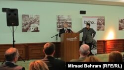 Stjepan Mesić sa moderatorom Draganom Markovinom